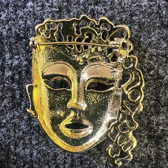 Vintage Theater Carnival Mask
Gold Tone Brooch Pin - Picture 2 of 4